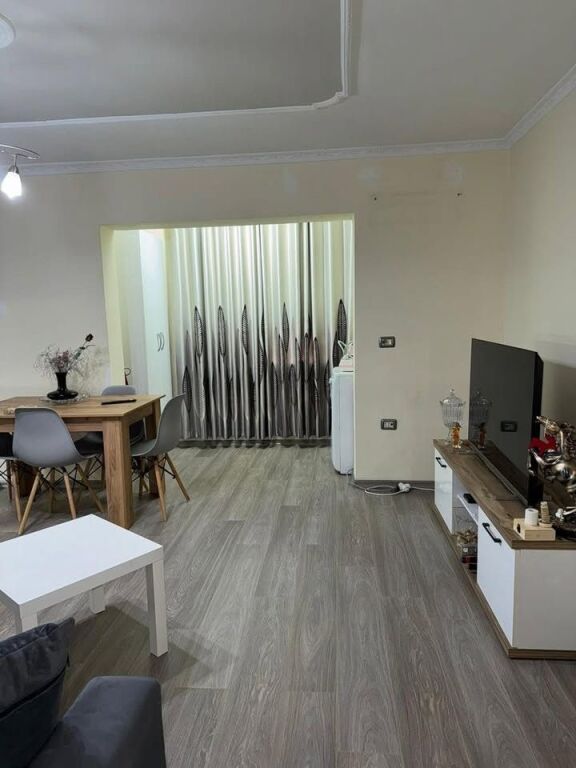 Appartamento 1+1+1 con Balcone in Affitto