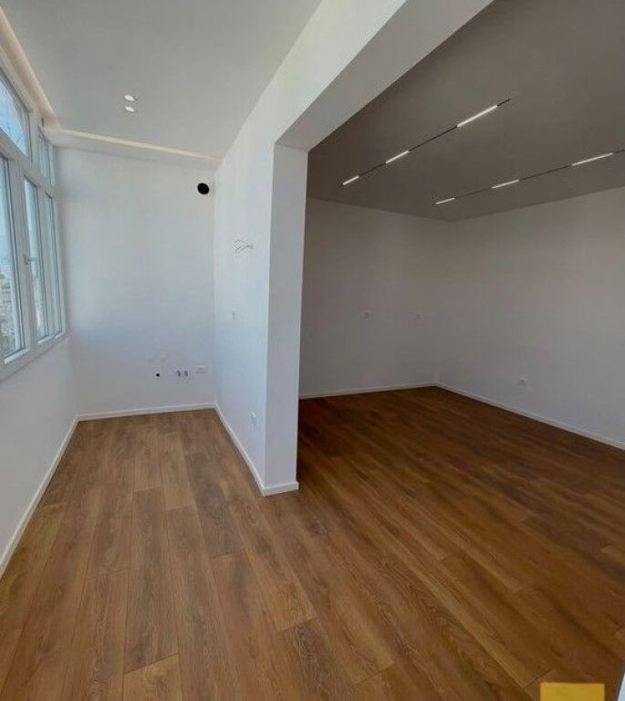 Shitet, Apartament 1+1, 21 Dhjetori, Tirane
