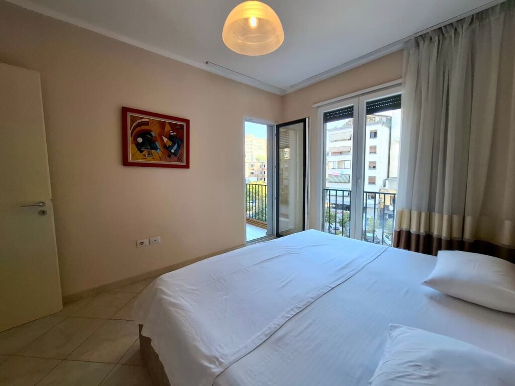 # 🏠IN AFFITTO: 1+1 📍Centro (Facoltà di Scienze Naturali) - 55.000 Lek/Mese - Edificio Nuovo - 3° Piano - 75m² || 10 Min dal Centro🚀