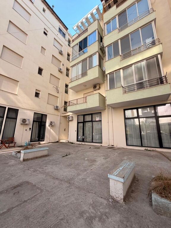 SHITET APARTAMENT 1+1 – KOMPLEKSI FRESKIA, GOLEM