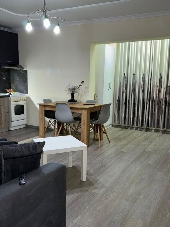Appartamento 1+1+1 con Balcone in Affitto