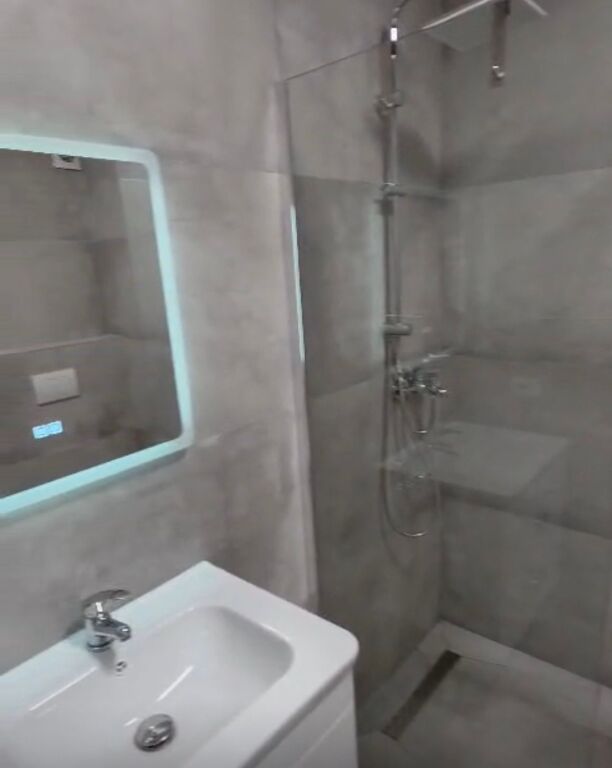 Apartament 1+1 per shitje pas Globe
