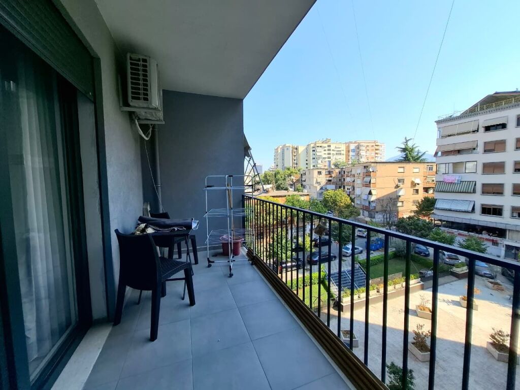 # 🏠IN AFFITTO: 1+1 📍Centro (Facoltà di Scienze Naturali) - 55.000 Lek/Mese - Edificio Nuovo - 3° Piano - 75m² || 10 Min dal Centro🚀