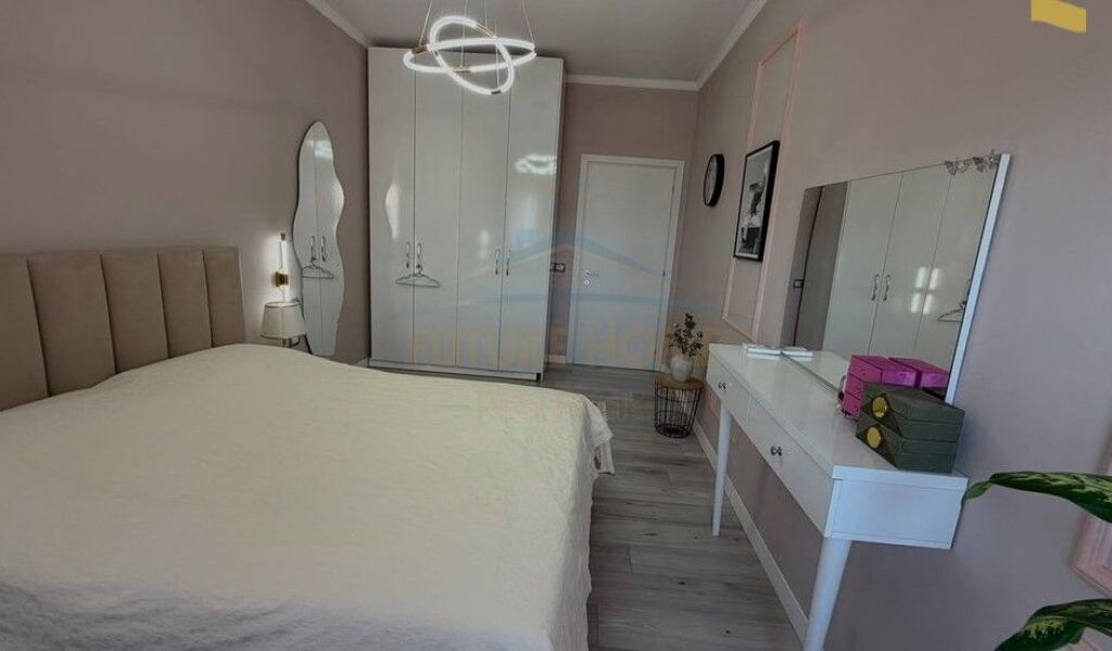 Shitet Apartament 2+1+2+Post Parkimi, Yzberisht, Tirane