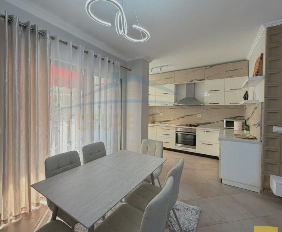 Shitet, Apartament 2+1+2, Yzberisht