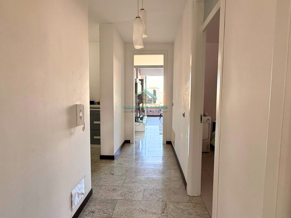Appartamento 3+1+3 in vendita – Lungomare, Vlora