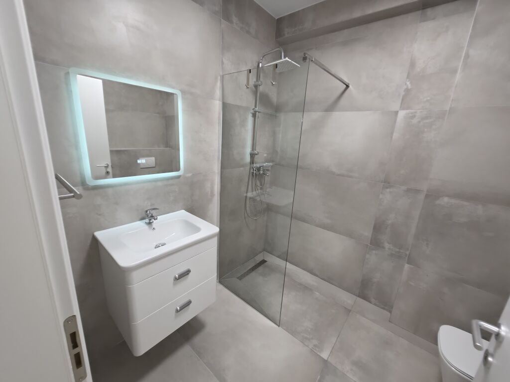 Apartament 1+1 per shitje, Perballe Delijorgjit !