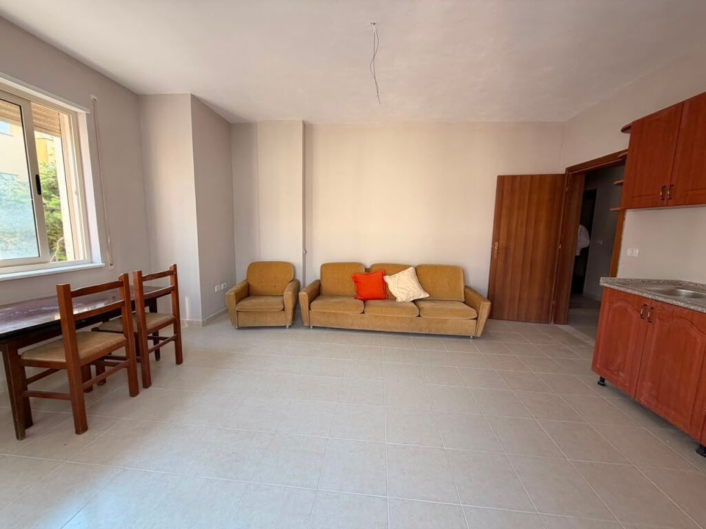 SHITET APARTAMENT 1+1 – KOMPLEKSI FRESKIA, GOLEM