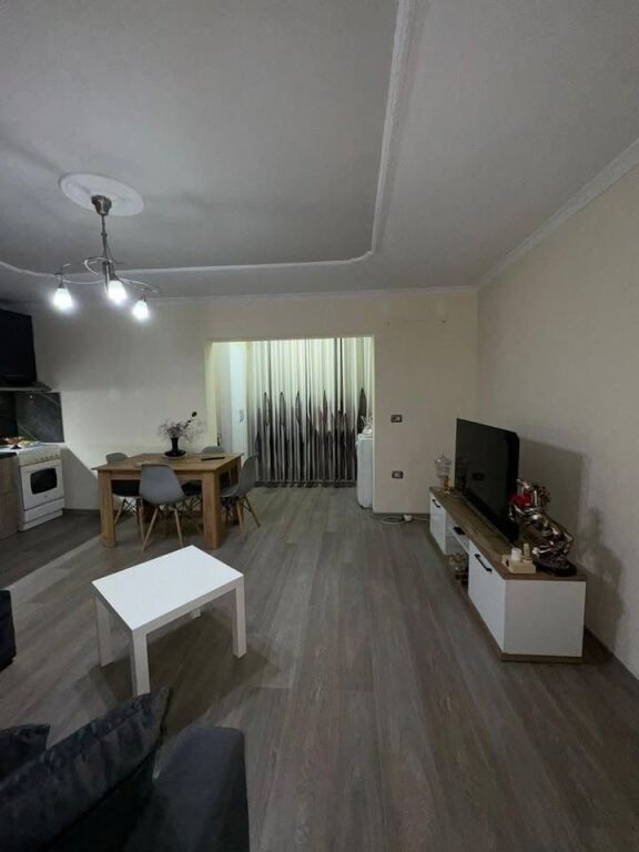Appartamento 1+1+1 con Balcone in Affitto