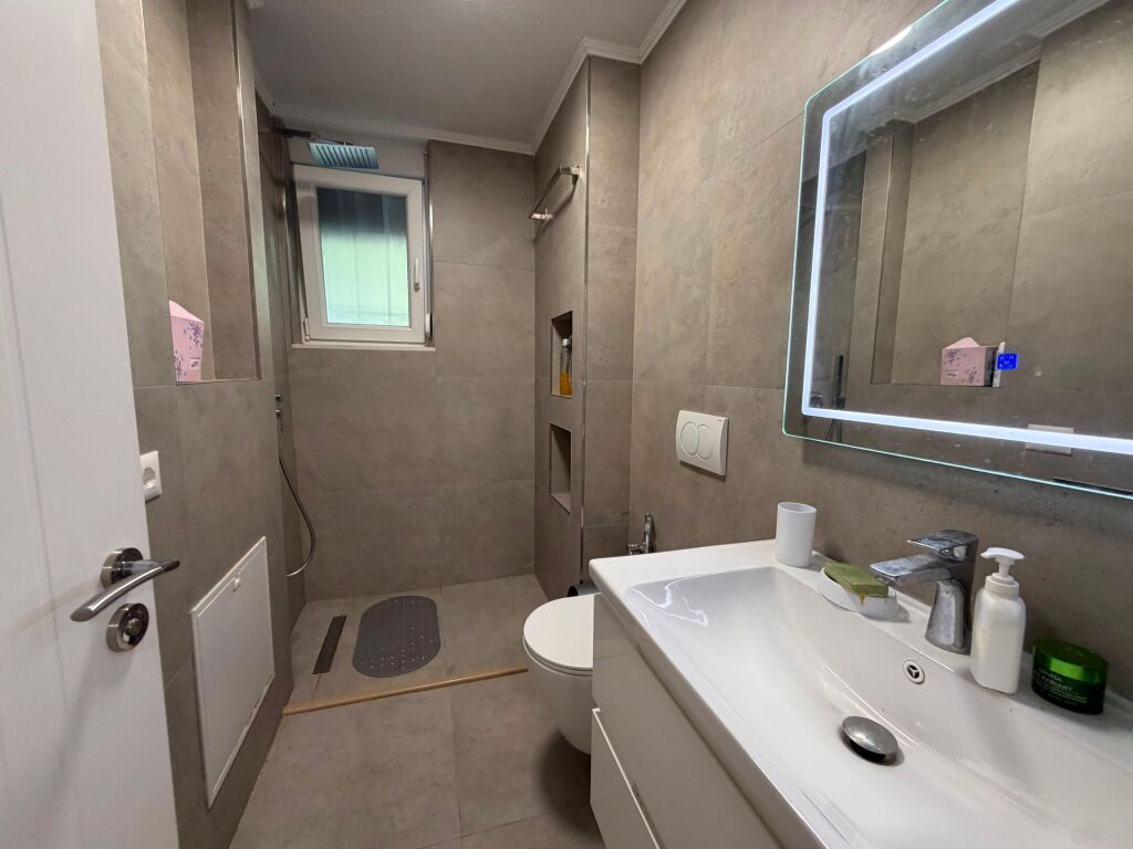 Apartament 2+1 per qira tek Harry Fultz.