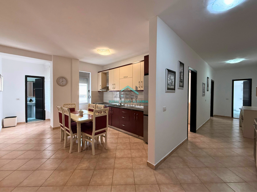 Vendesi in vendita Appartamento 2+1+2 – Lungomare, Vlorë