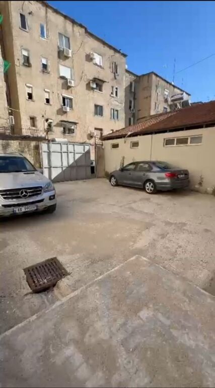 Sale | Magazinë | Xhamlliku | 60000 €