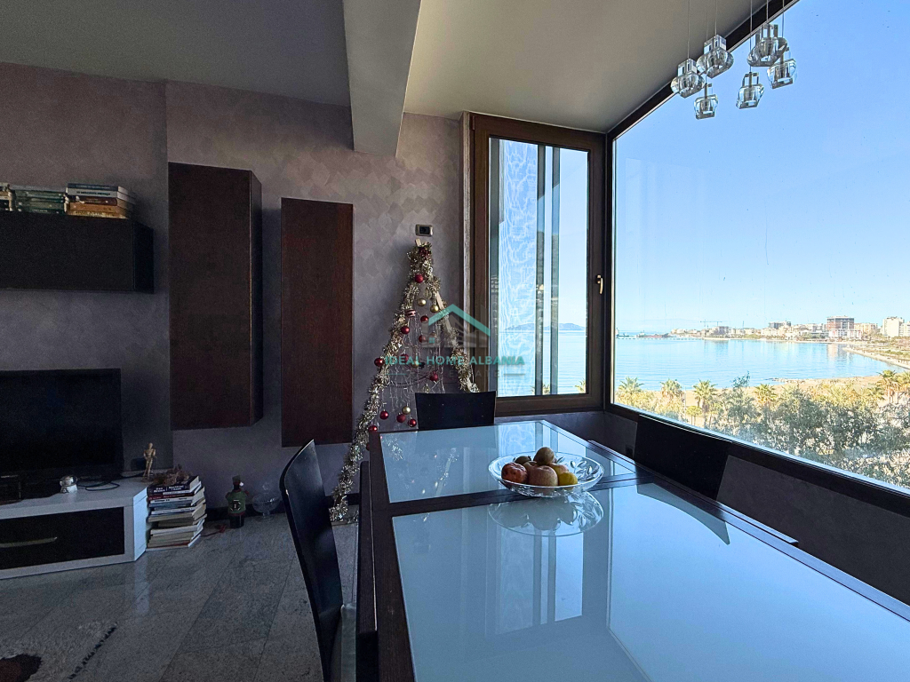 Appartamento 3+1+3 in vendita – Lungomare, Vlora