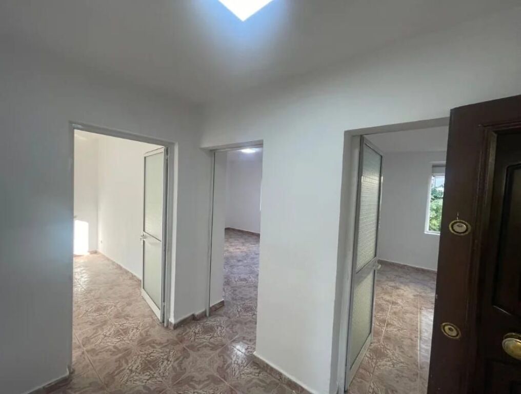Affittasi Appartamento 2+1+1 Balcone