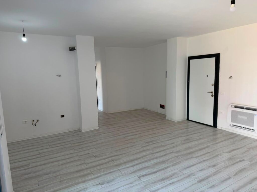 Apartament 2+1+2 per qera tek Bulevardi i Ri