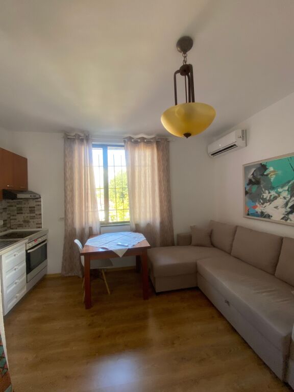 Jepet me qera Apartament 1+1