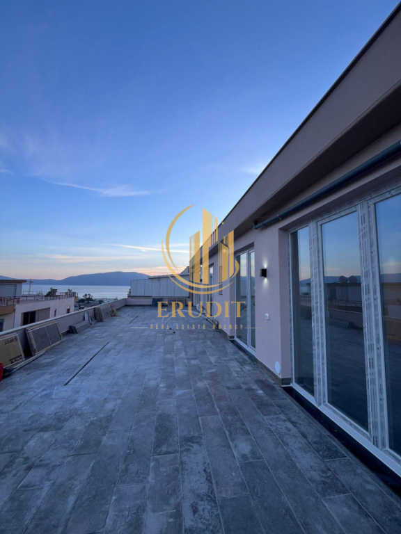 🏡 PENTHOUSE 2+1+2 FOR SALE NEAR MAX OPTIKA, VLORË