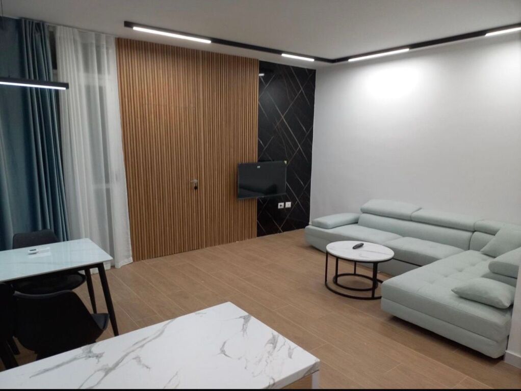 Jepet me qira apartament 2+1 në Fresk!