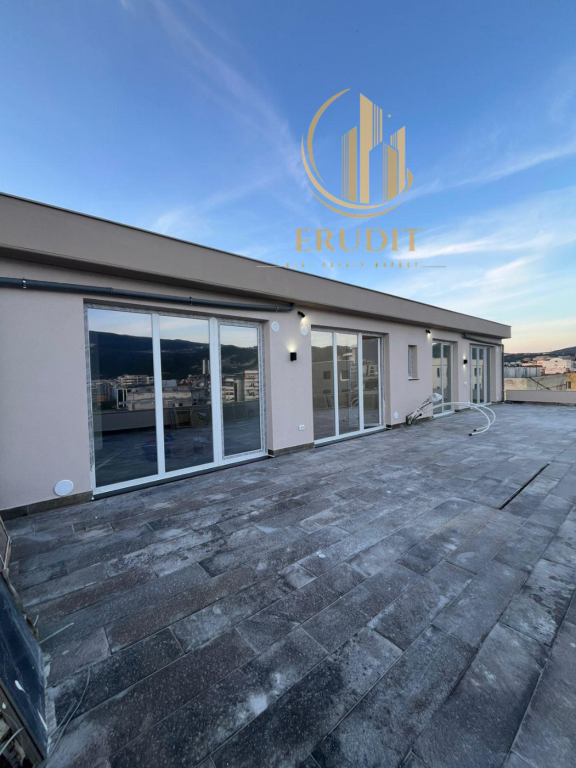 🏡 PENTHOUSE 2+1+2 FOR SALE NEAR MAX OPTIKA, VLORË