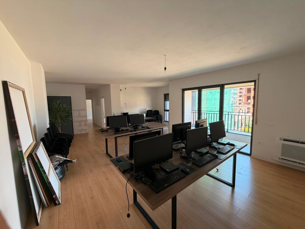 Ufficio in affitto al Bulevardi i Ri