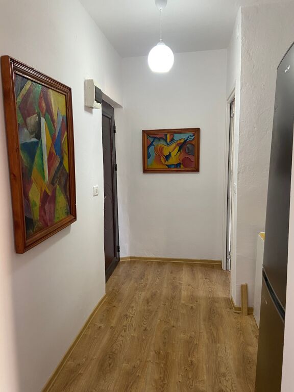 Jepet me qera Apartament 1+1