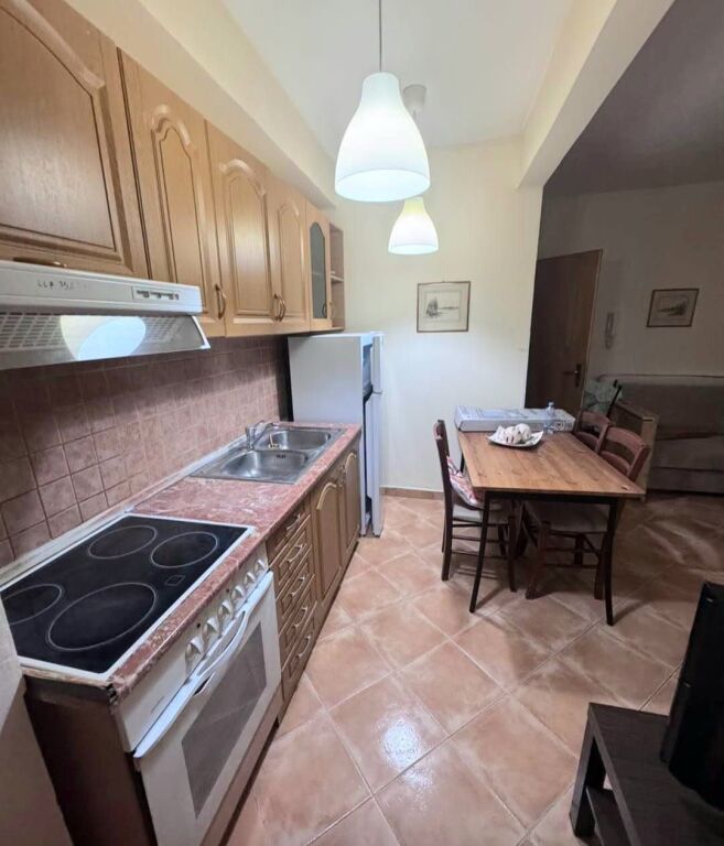 Jepet Me Qera Apartament 1+1+1 Ballkon