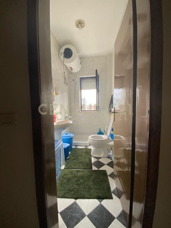 Apartament 2+1+2 në shitje pranë Medresesë, Tiranë