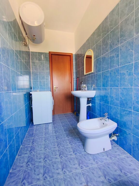 Golem, Durrës – Appartamento vicino al mare con potenziale di investimento