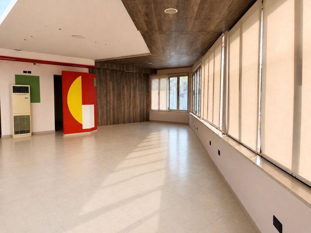 spazio in affitto a Tirana 200 m2 open space