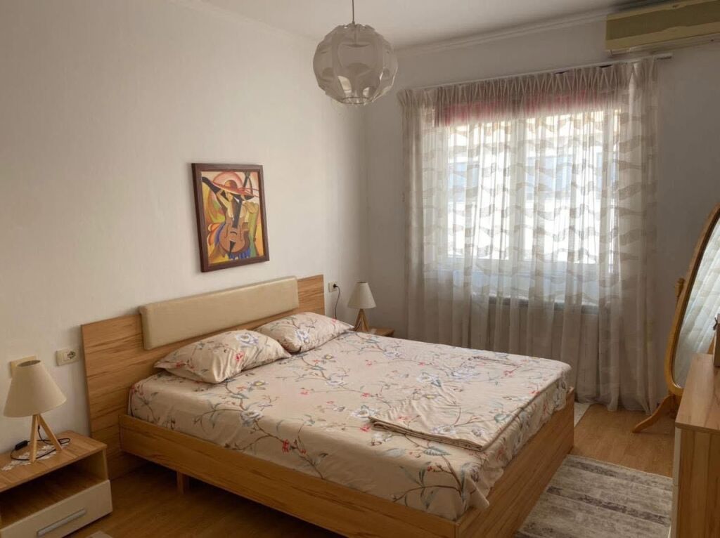 Jepet me qira 2+1 Liqeni i Thate Prane Raddison 600€