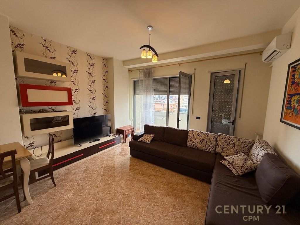 Apartament 1+1 Me Qira në Pazari i Ri, Sheshi Avni Rustemi