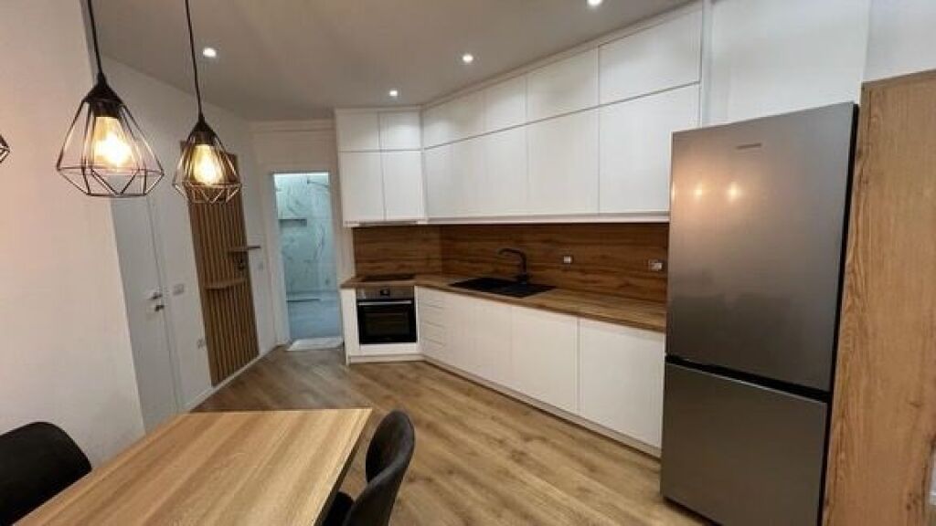 🏡 APARTMENT 1+1+GARAGE FOR RENT – TABAKËVE MOSQUE