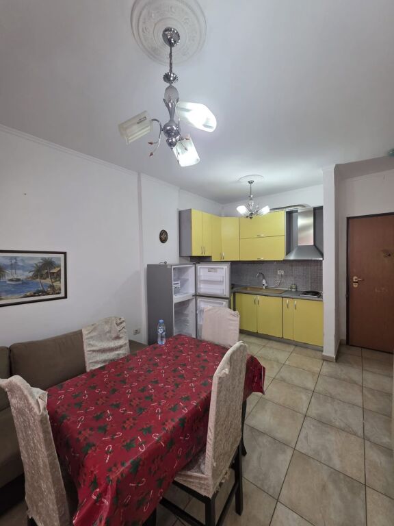 Apartament 1+1 te bulevardi Migjeni 380€