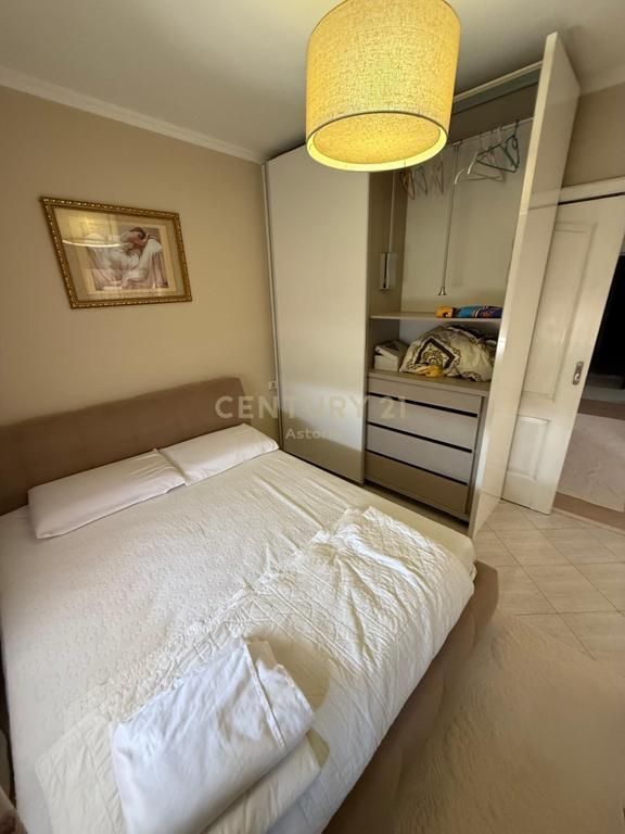 JEPET ME QIRA APARTAMENT 1+1 PRANE PALLATIT ME SHIGJETA