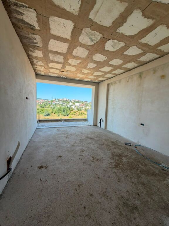 🏡 VILLA IN VENDITA CON PISCINA ATTIGUA – RESIDENZA SIAR, FARKË** 🌿