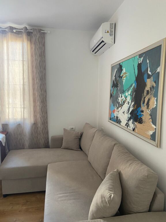 Jepet me qera Apartament 1+1
