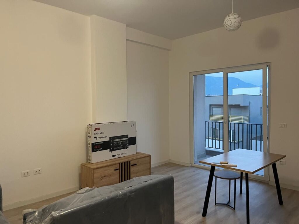 For rent 1+1 Aura Complex 600 thousand lek