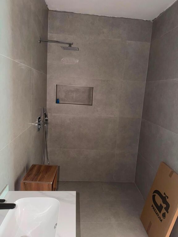 🏢 JEPET ME QIRA AMBIENT ZYRASH – BULEVARDI I RI