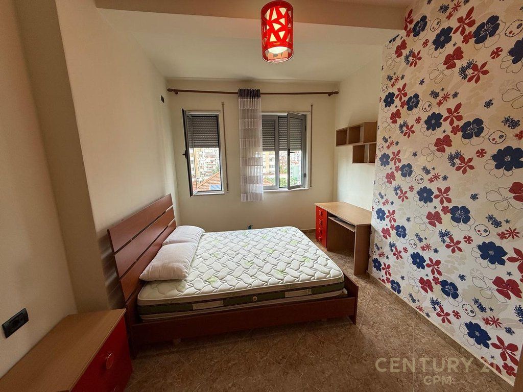 Apartament 1+1 Me Qira në Pazari i Ri, Sheshi Avni Rustemi