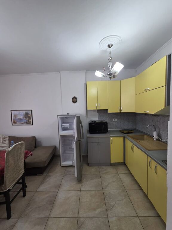 Apartament 1+1 te bulevardi Migjeni 380€