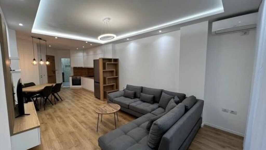 🏡 APARTMENT 1+1+GARAGE FOR RENT – TABAKËVE MOSQUE