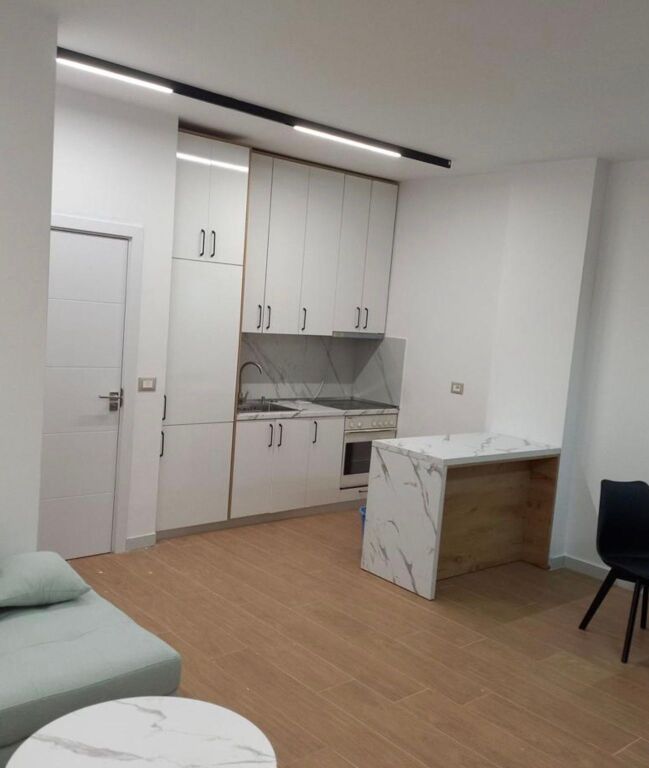 Jepet me qira apartament 2+1 në Fresk!