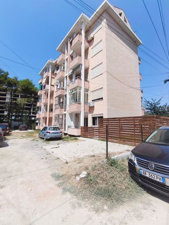 Golem, Durrës – Appartamento vicino al mare con potenziale di investimento