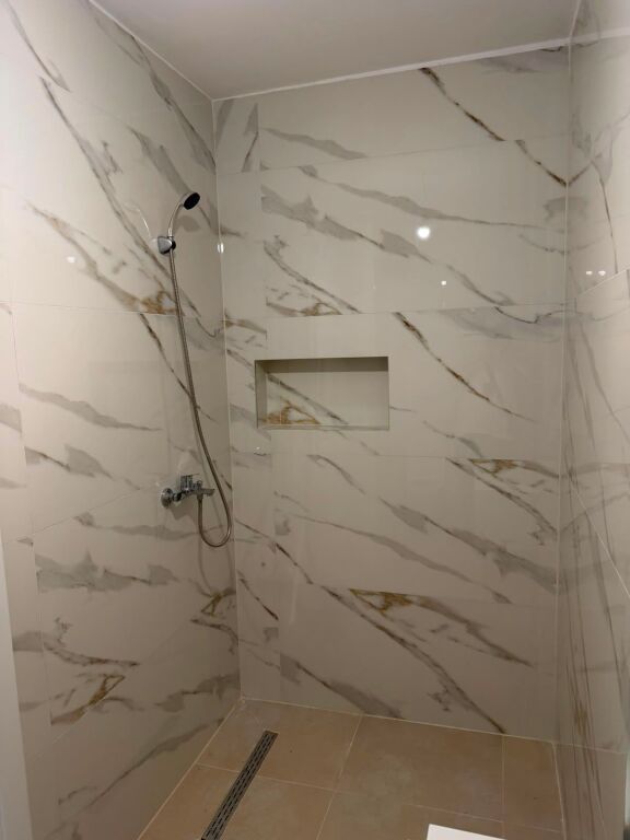 Apartament 2+1+2 per qera tek Bulevardi i Ri