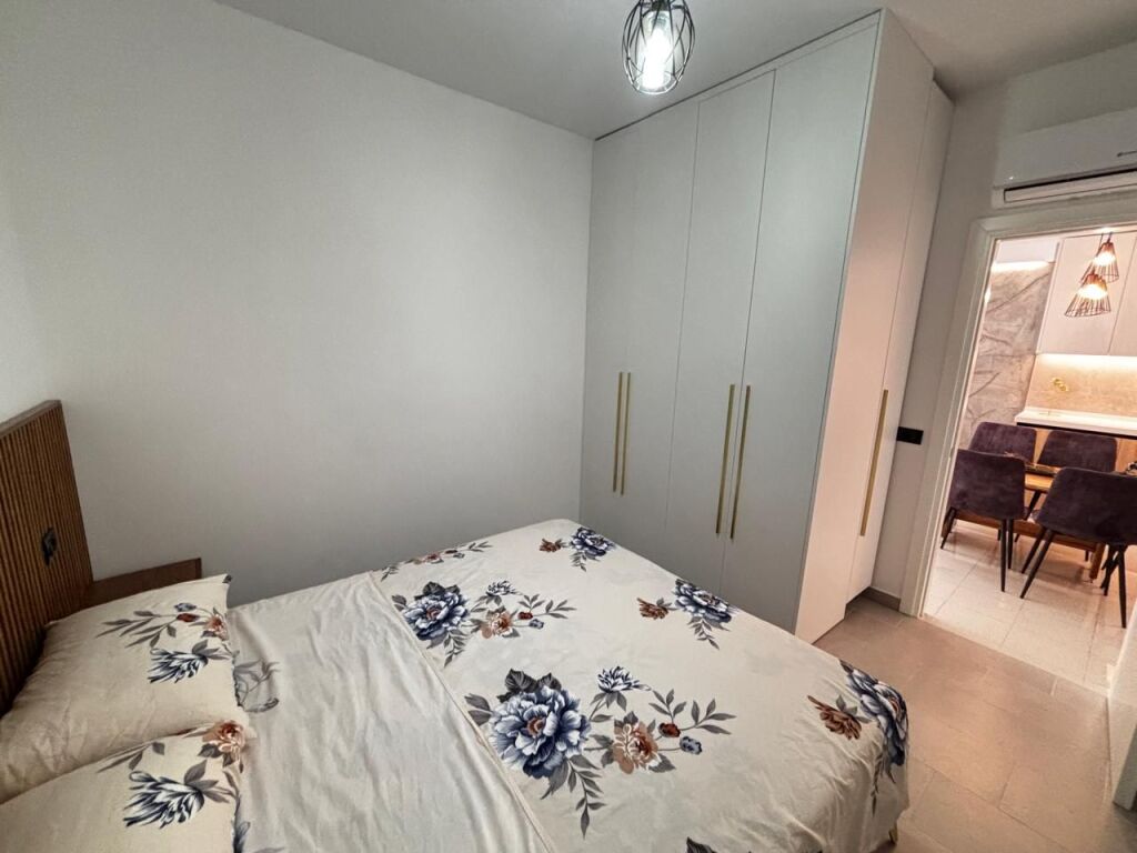 Jepet me qira apartament 2+1 ne Plazh,Durres!