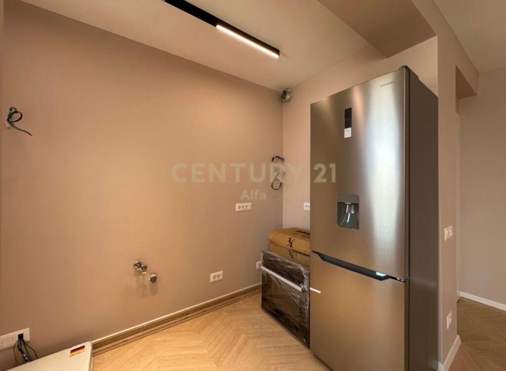 SHESIM, APARTAMENT 1+1 TOTALISHT I RI, mbrapa AMBASADËS AMERIKANE❗️