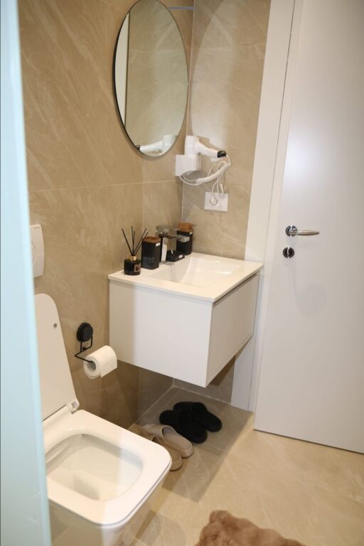 🏡 VENDESI 2 MONOLOCALE – 21 DICEMBRE, TIRANA