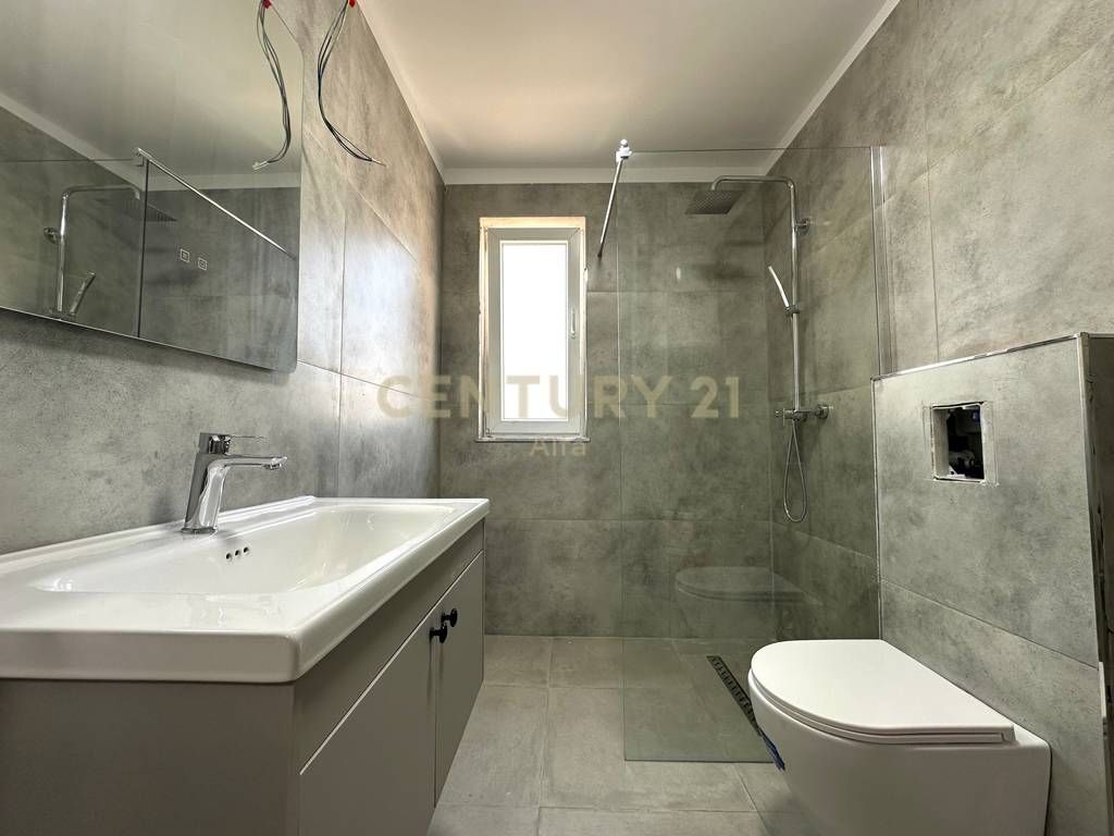 SHESIM, APARTAMENT 1+1 TOTALISHT I RI, mbrapa AMBASADËS AMERIKANE❗️