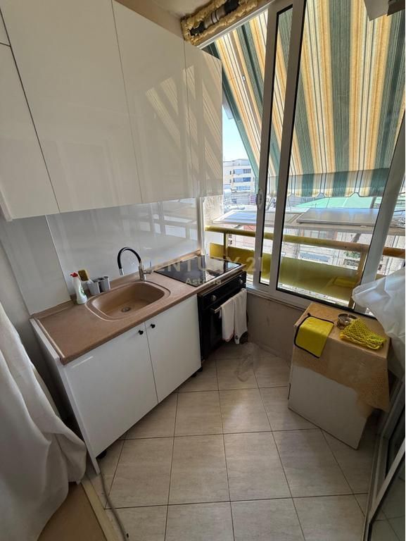 JEPET ME QIRA APARTAMENT 1+1 PRANE PALLATIT ME SHIGJETA 550 € /Muaj