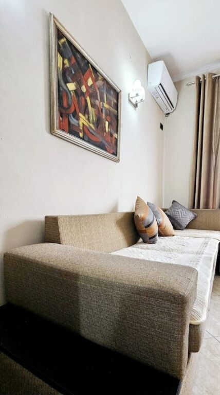 Apartment 1+1, Kavaja Street!